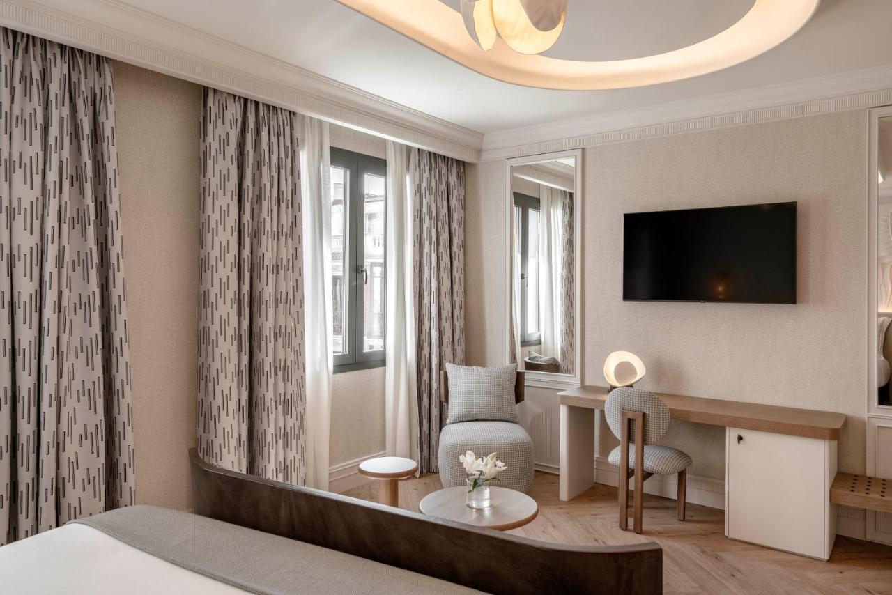 Experience Modern Elegance at Vincci Centrum Hotel
